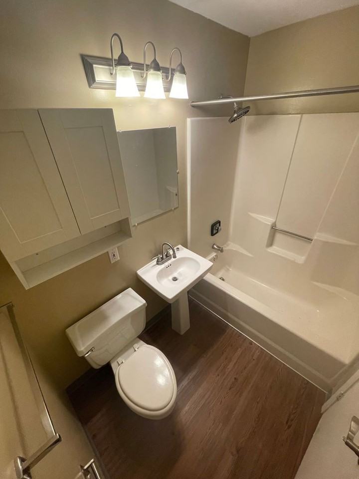 Kensington Tower Apartments - Photo 5 of 41