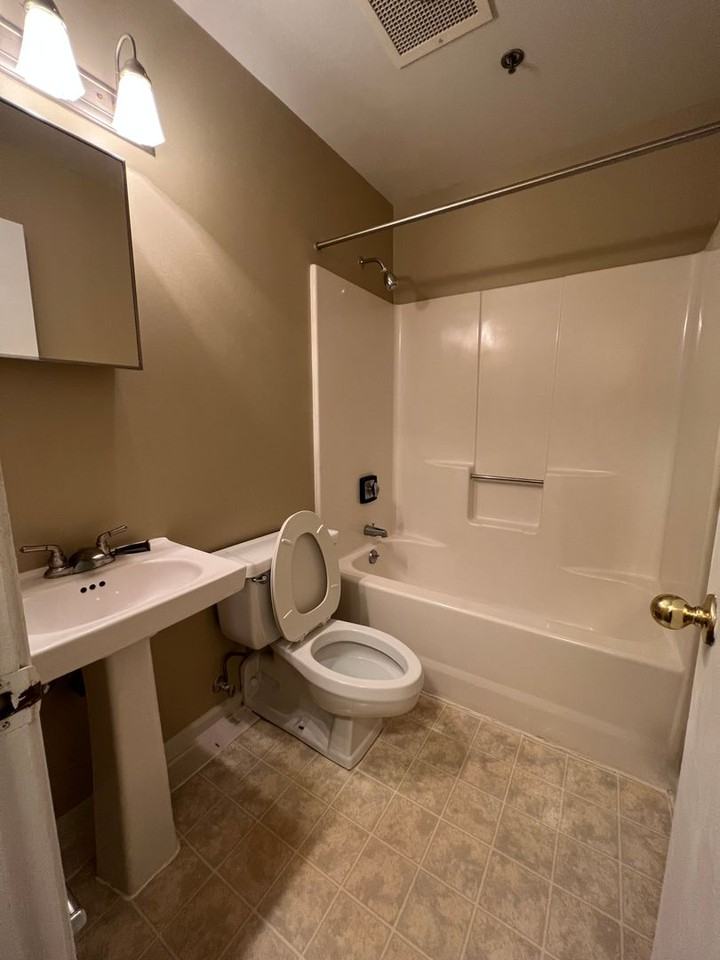 Kensington Tower Apartments - Photo 5 of 21