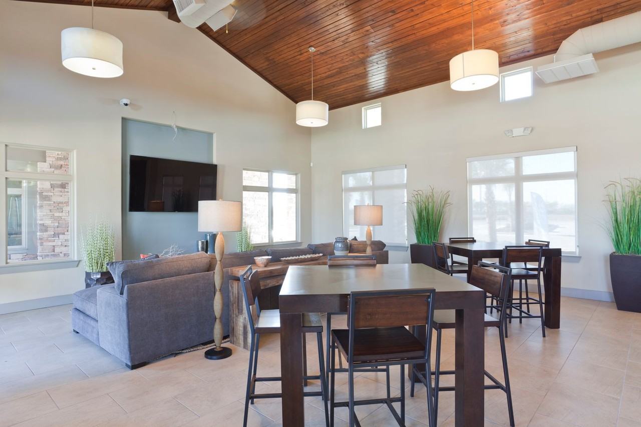 Santa Anna - Photo 7 of 50