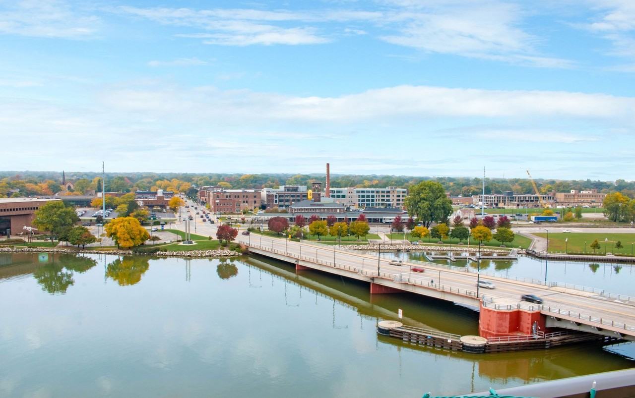 Flats on the Fox Apartments 335 N Washington St, Green Bay, WI 54301