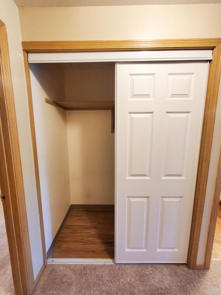 Spacious 2 Bedroom 1 Bath Unit - Photo 7 of 11