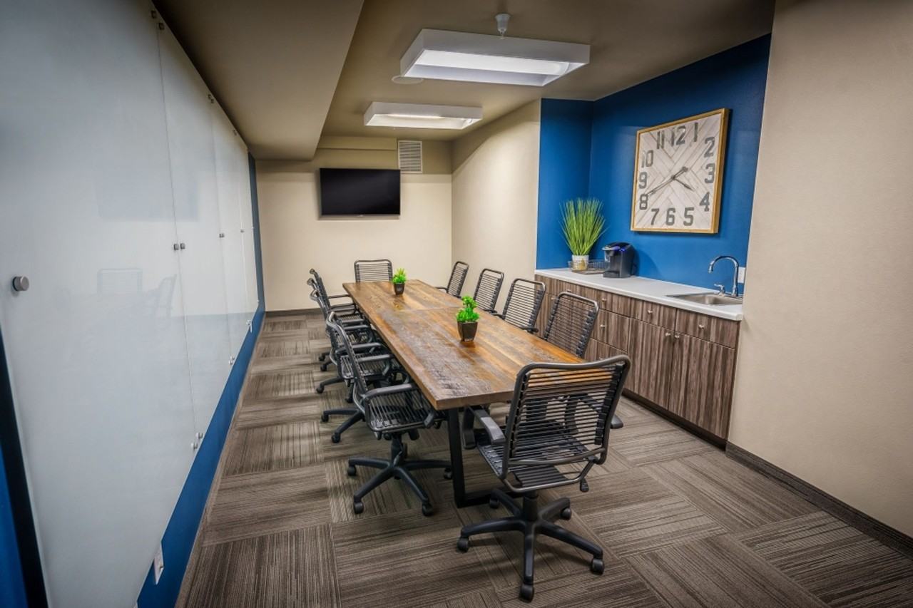 MANAGER SPECIALS: Sign a 6 month or longer lease on our 2 bedrooms and receive one FREE month of rent! - Photo 5 of 50