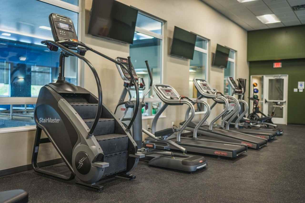 MANAGER SPECIALS: Sign a 6 month or longer lease on our 2 bedrooms and receive one FREE month of rent! - Photo 7 of 50