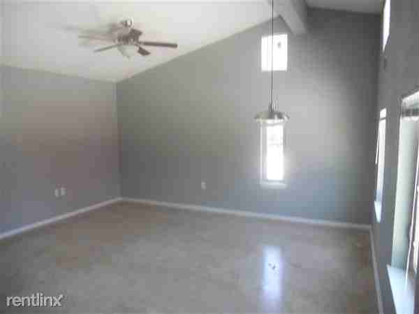 1018 Guadalupe Ybarra St Apartments in Avenida Guadalupe, San Antonio