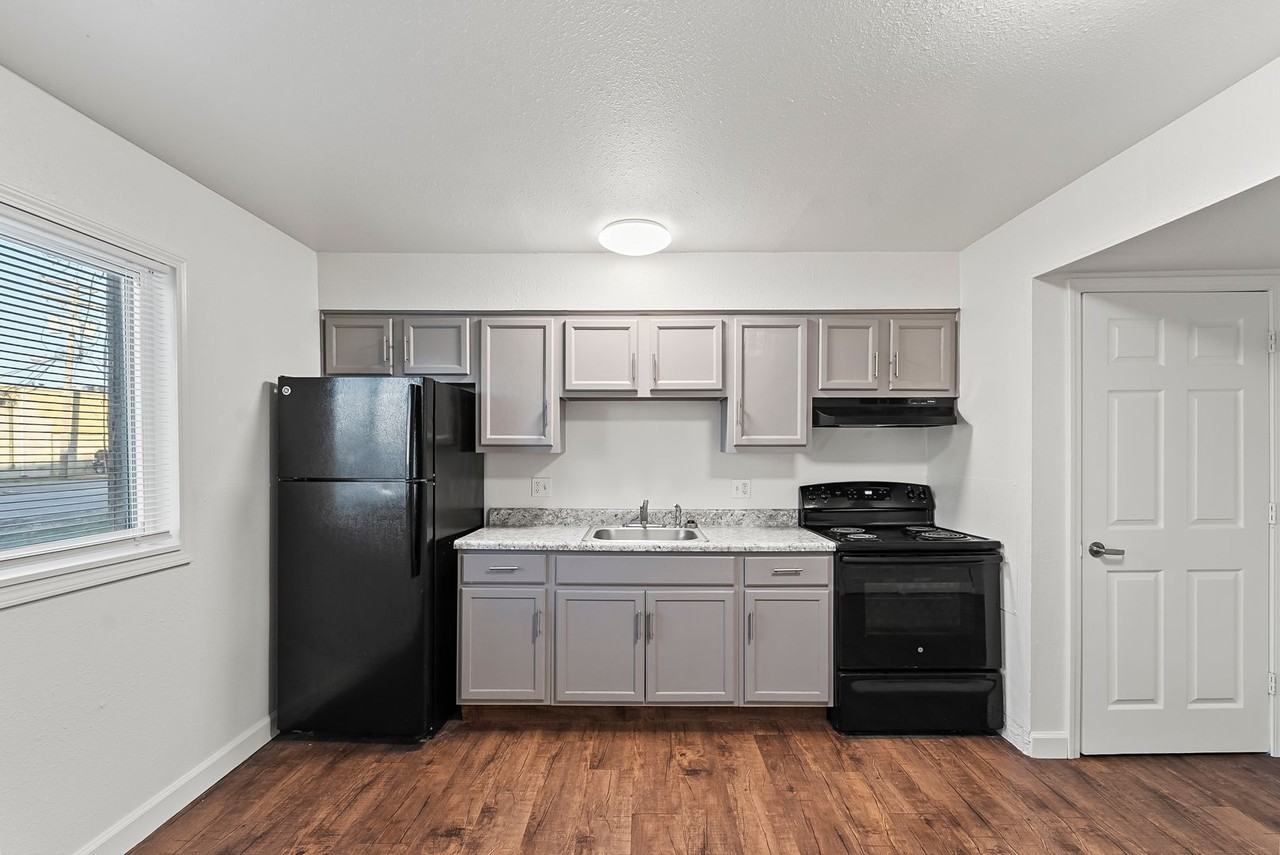 Metro Apartments At Collinsville - Photo 7 of 25