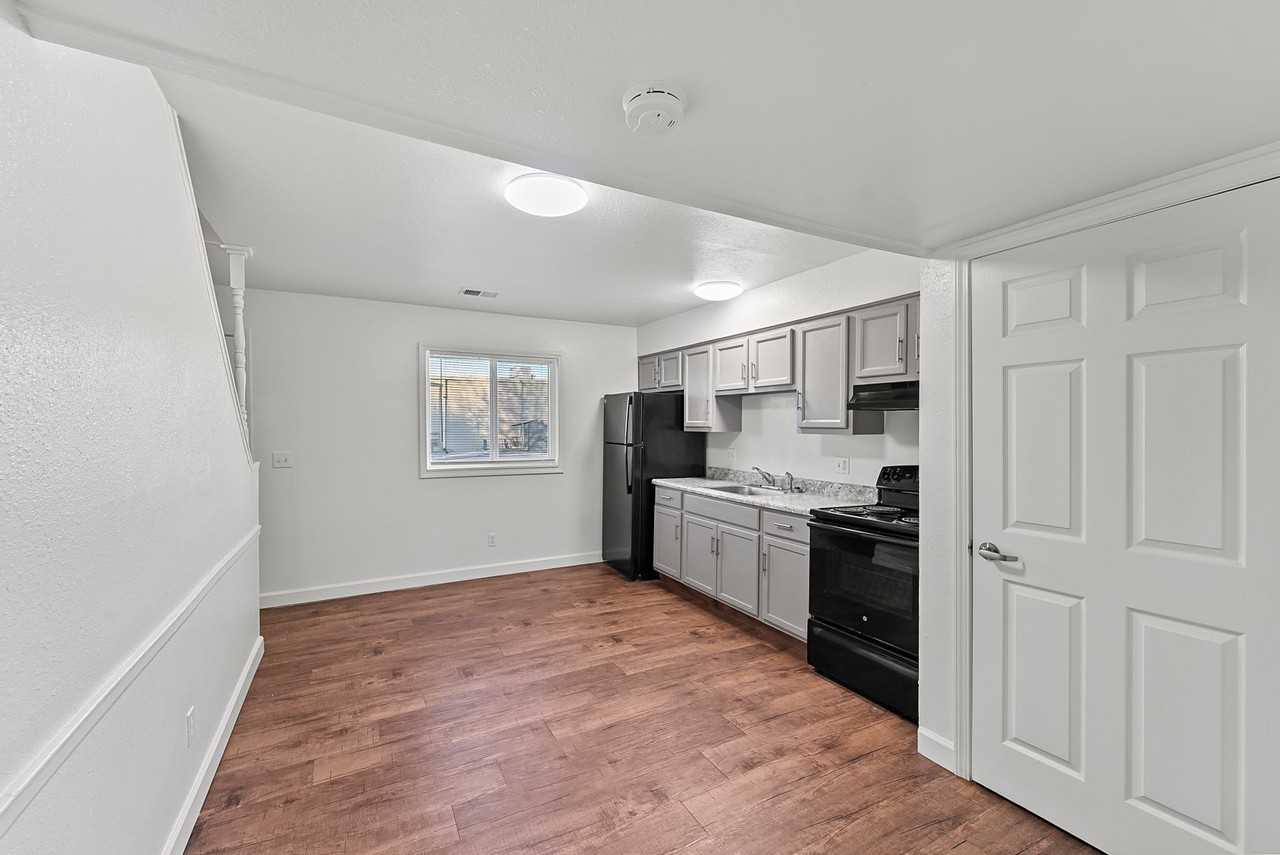 Metro Apartments At Collinsville - Photo 6 of 25