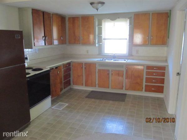 206 W Michigan Ave - Photo 2 of 9