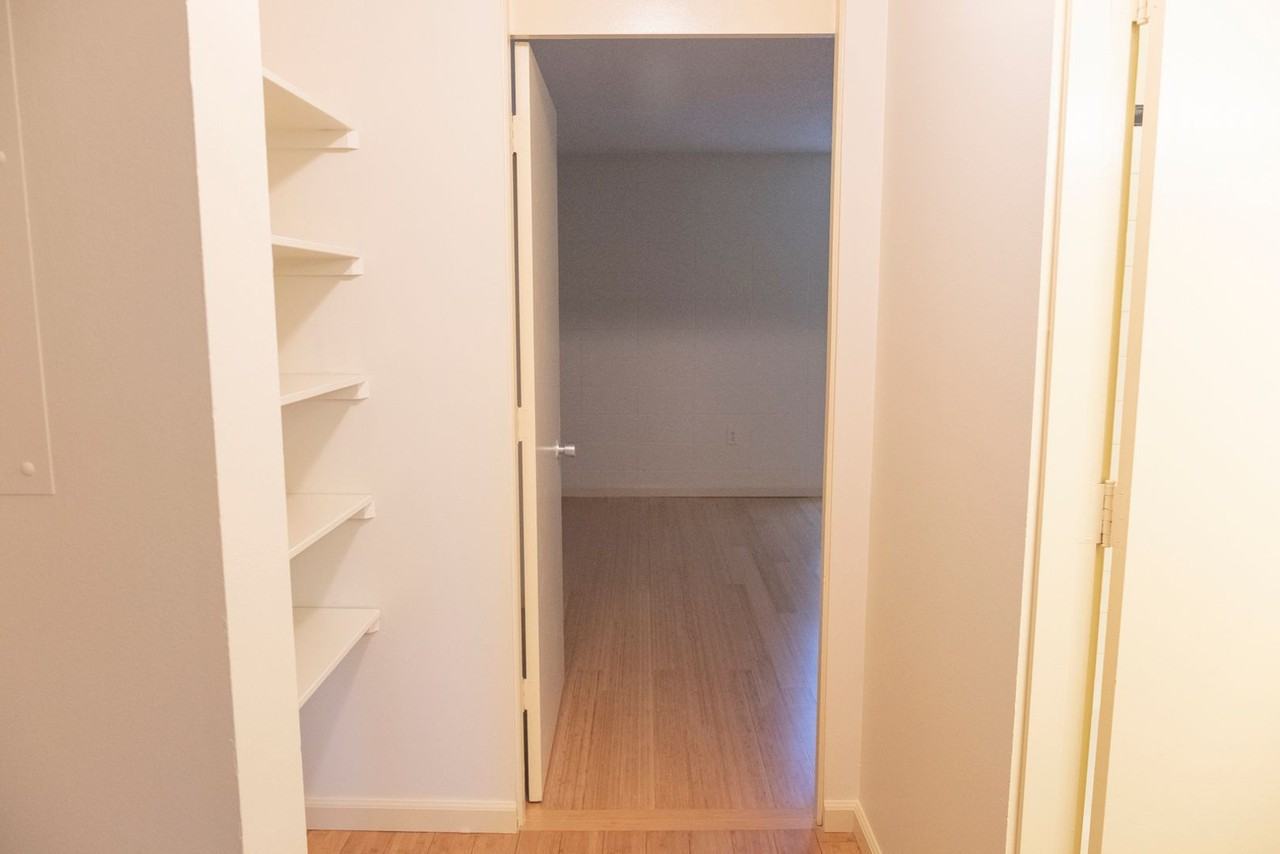 1905 NW 29th Ave - Photo 3 of 35