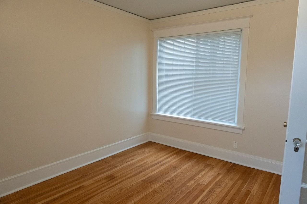 2170 NE Hancock St - Photo 7 of 21