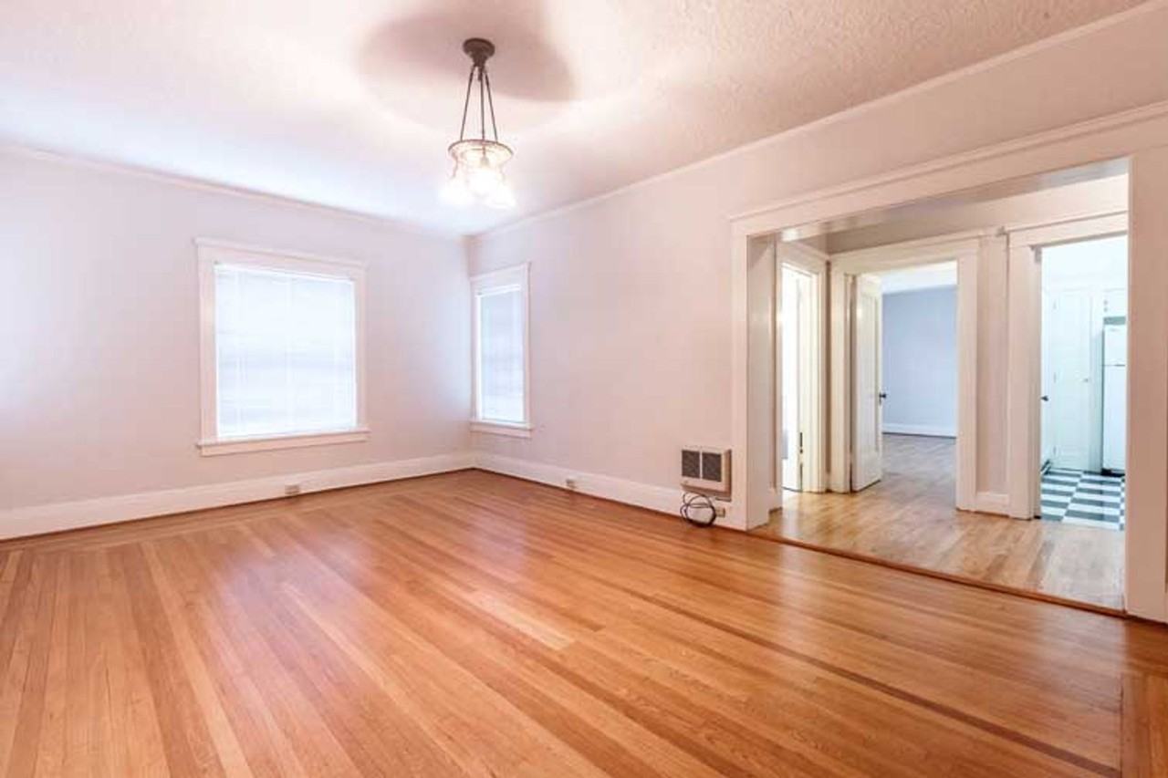117 NW Trinity Pl - Photo 4 of 40