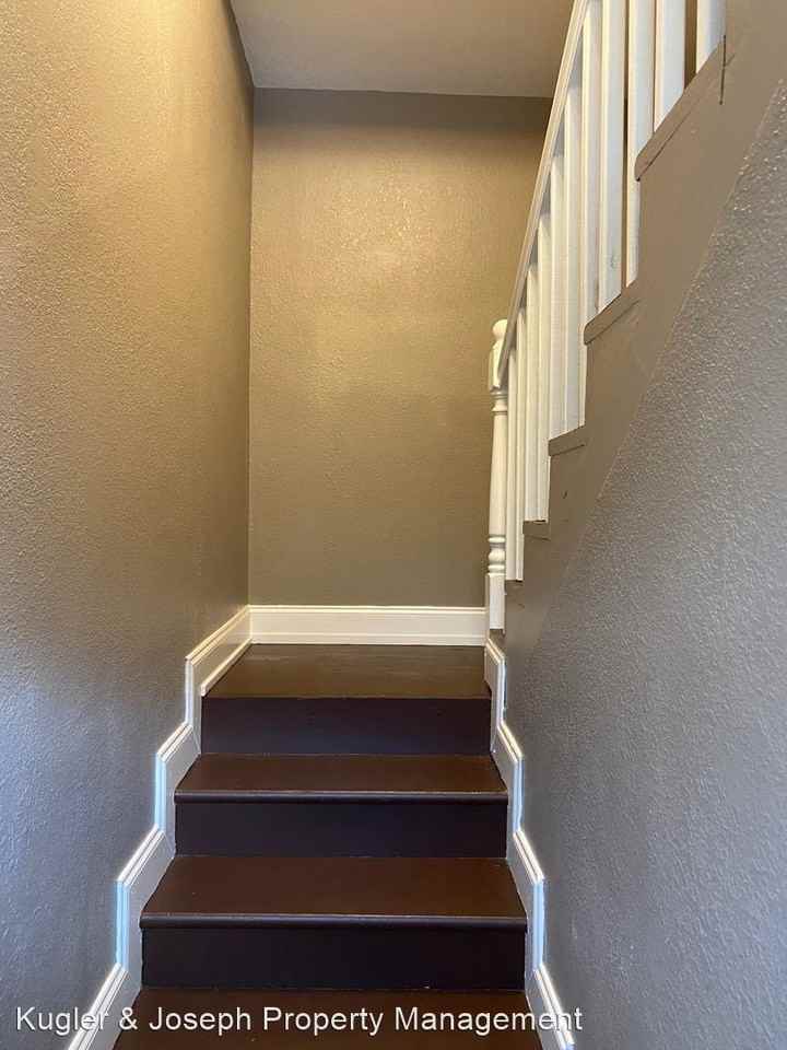 747 Eighth Street/ 3028 Annunciation - Photo 3 of 10