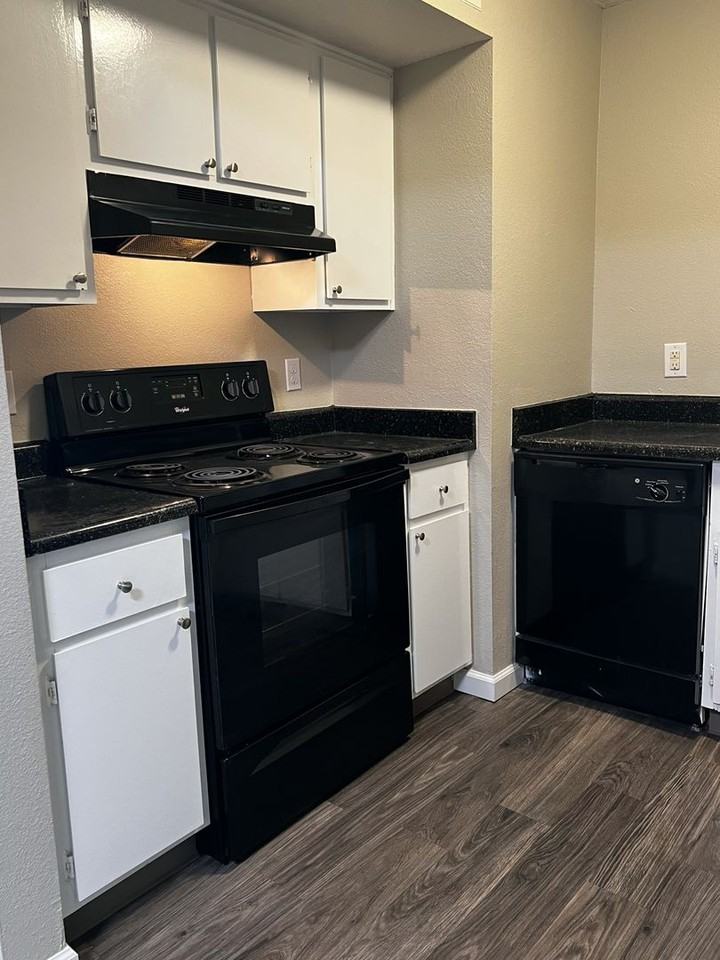 Chatsworth Apartments - Photo 7 of 22