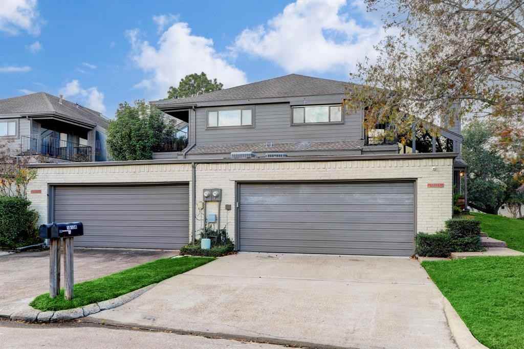 18138 Bal Harbour Dr - Photo 2 of 29