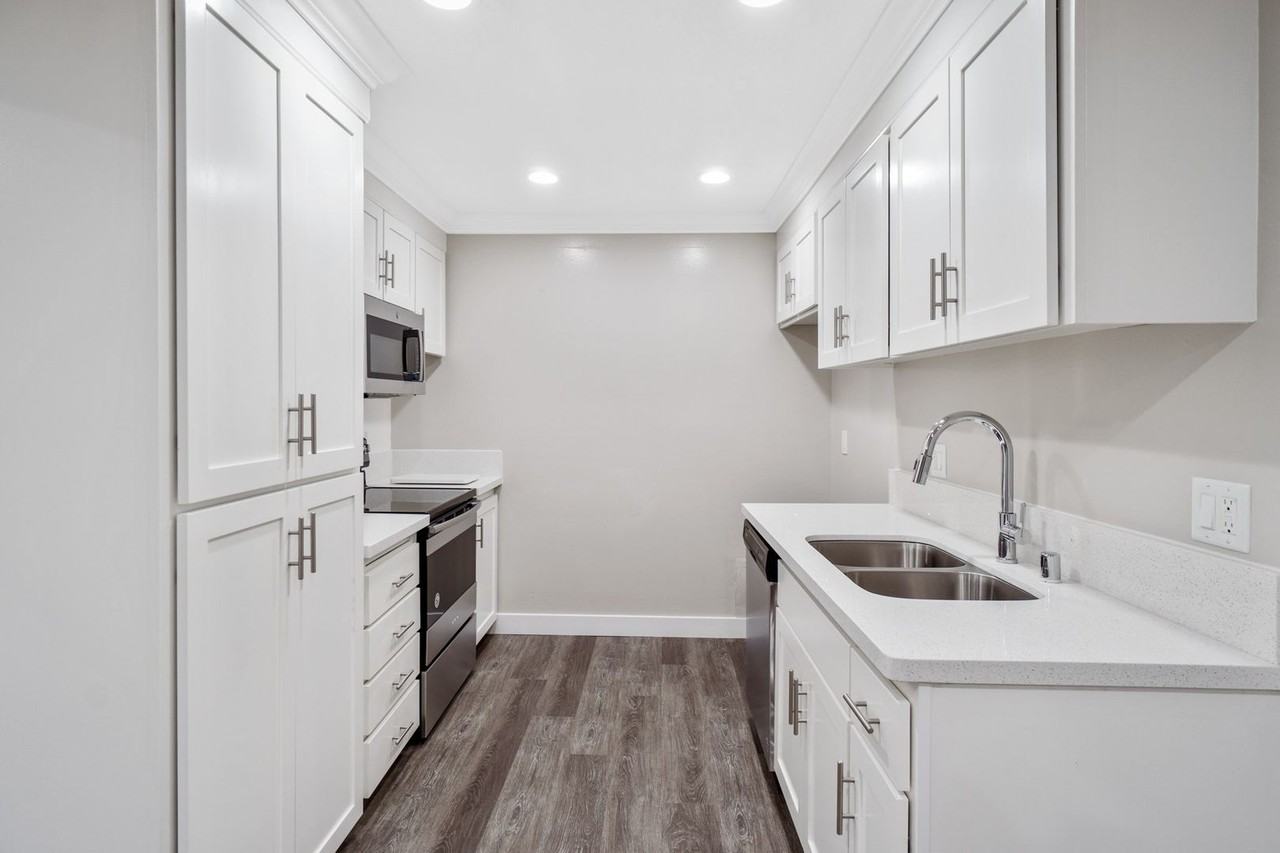 La Palma Woods Apartments - Photo 6 of 37