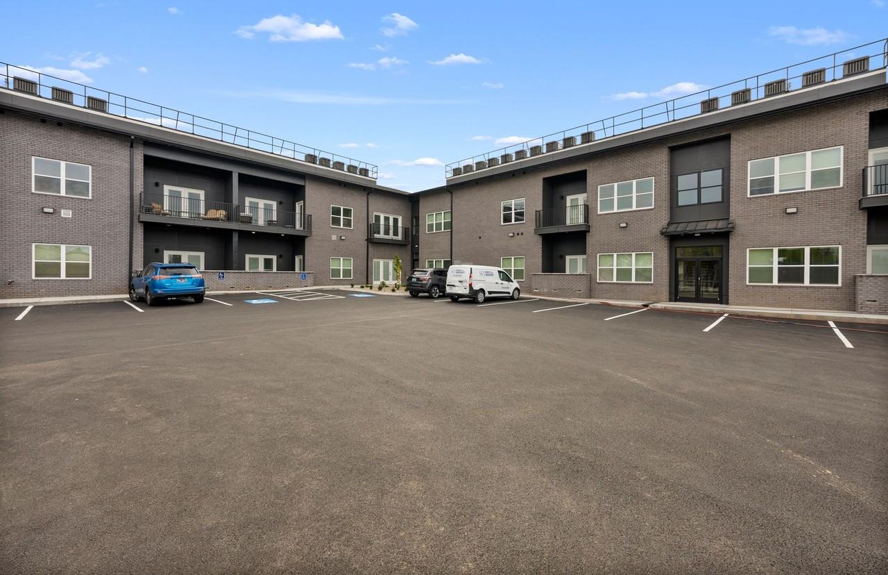 Gaslight Apartments - Photo 4 of 7