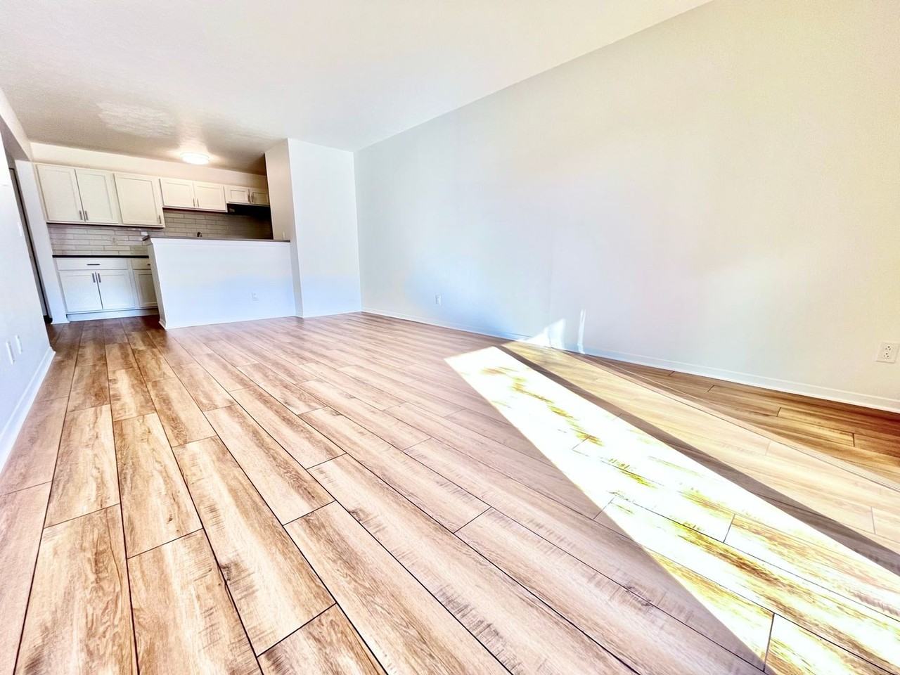 Acres Crossing Apartments - Photo 5 of 21