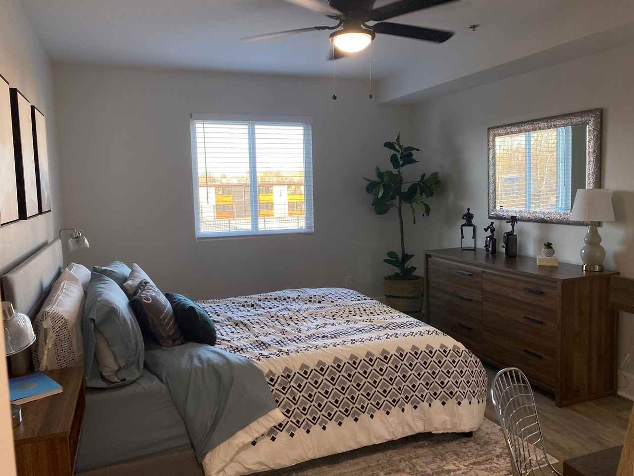 The Flats Off Madison - Photo 4 of 50