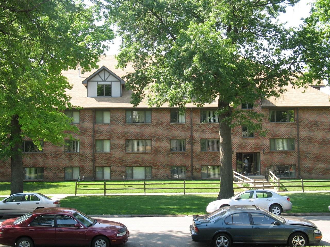 Sundance Apts. - Photo 2 of 15