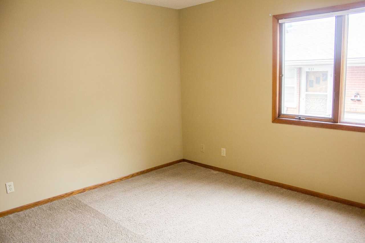 Sundance Apts. - Photo 7 of 15