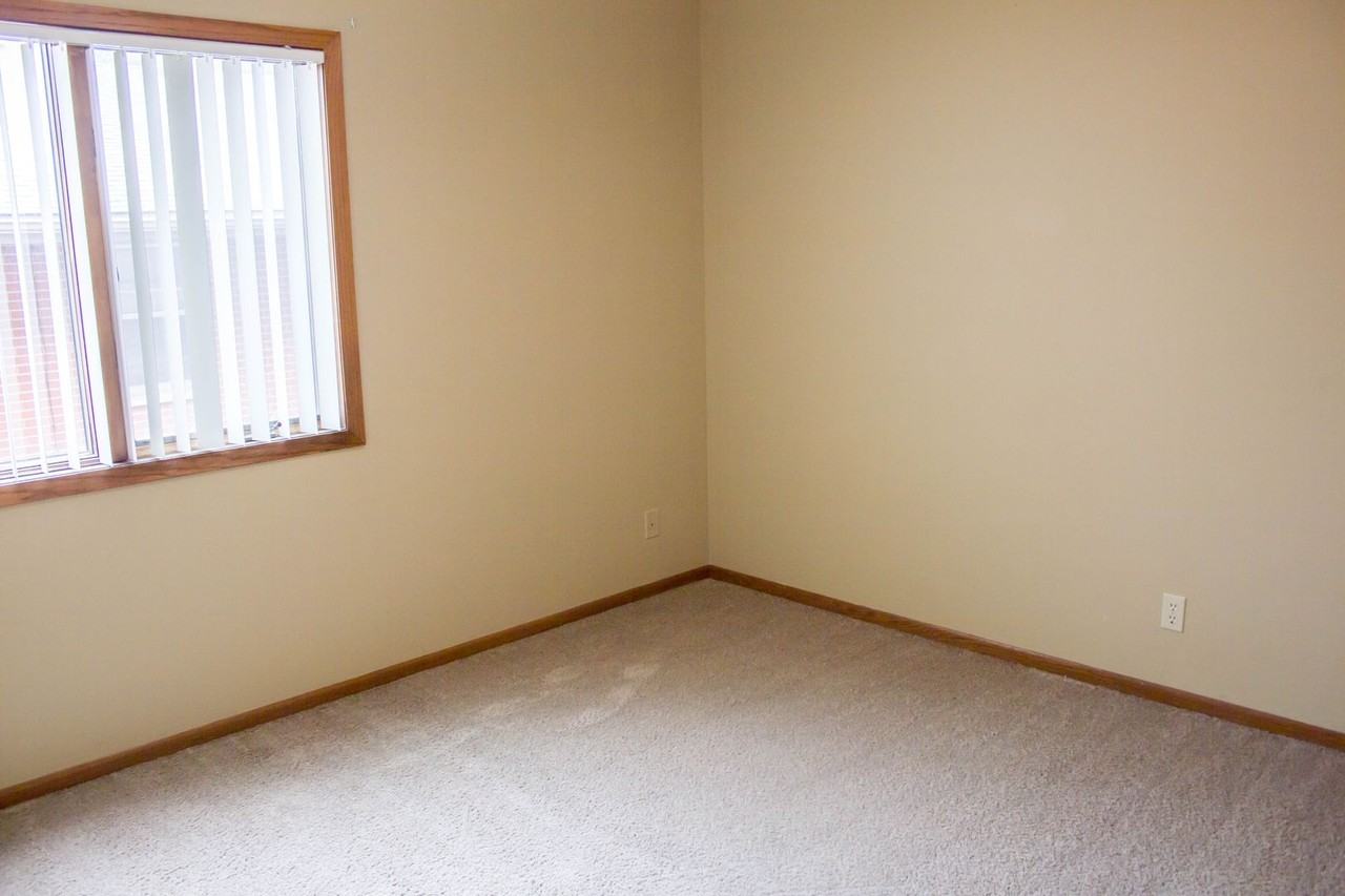 Sundance Apts. - Photo 6 of 15