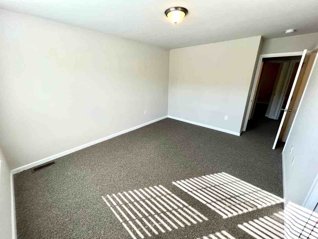 3971 Stony Brook Dr - Photo 3 of 12