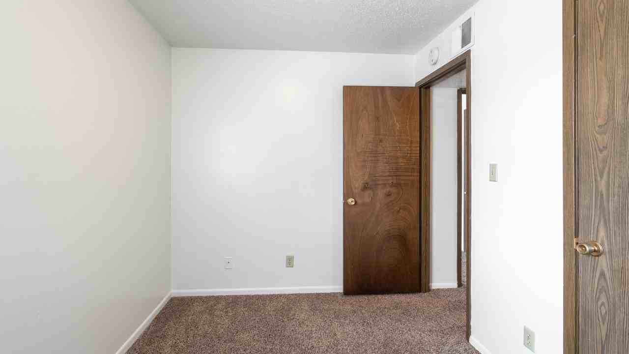 4th Street Manor - Photo 7 of 12