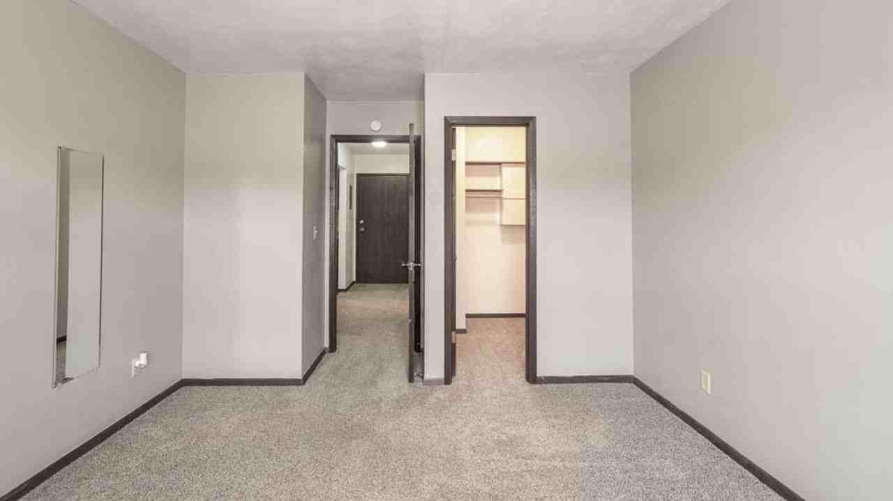 Kingswood Place - Photo 6 of 9