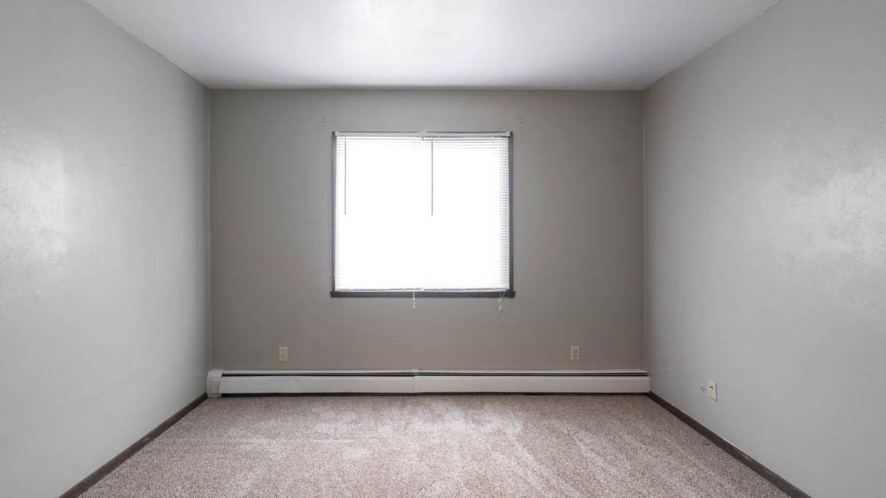 Kingswood Place - Photo 3 of 8