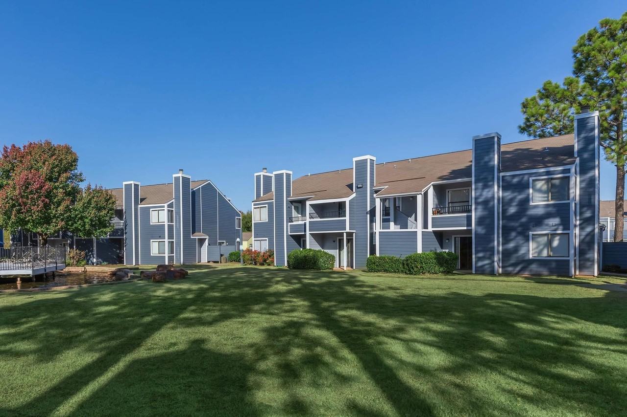 Cedar Lake Apartments - Photo 5 of 11