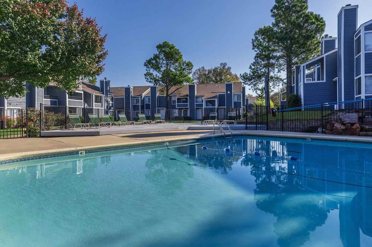 Cedar Lake Apartments - Photo 7 of 11