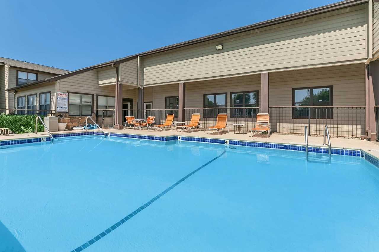 Grouse Run Apartments - Photo 3 of 12