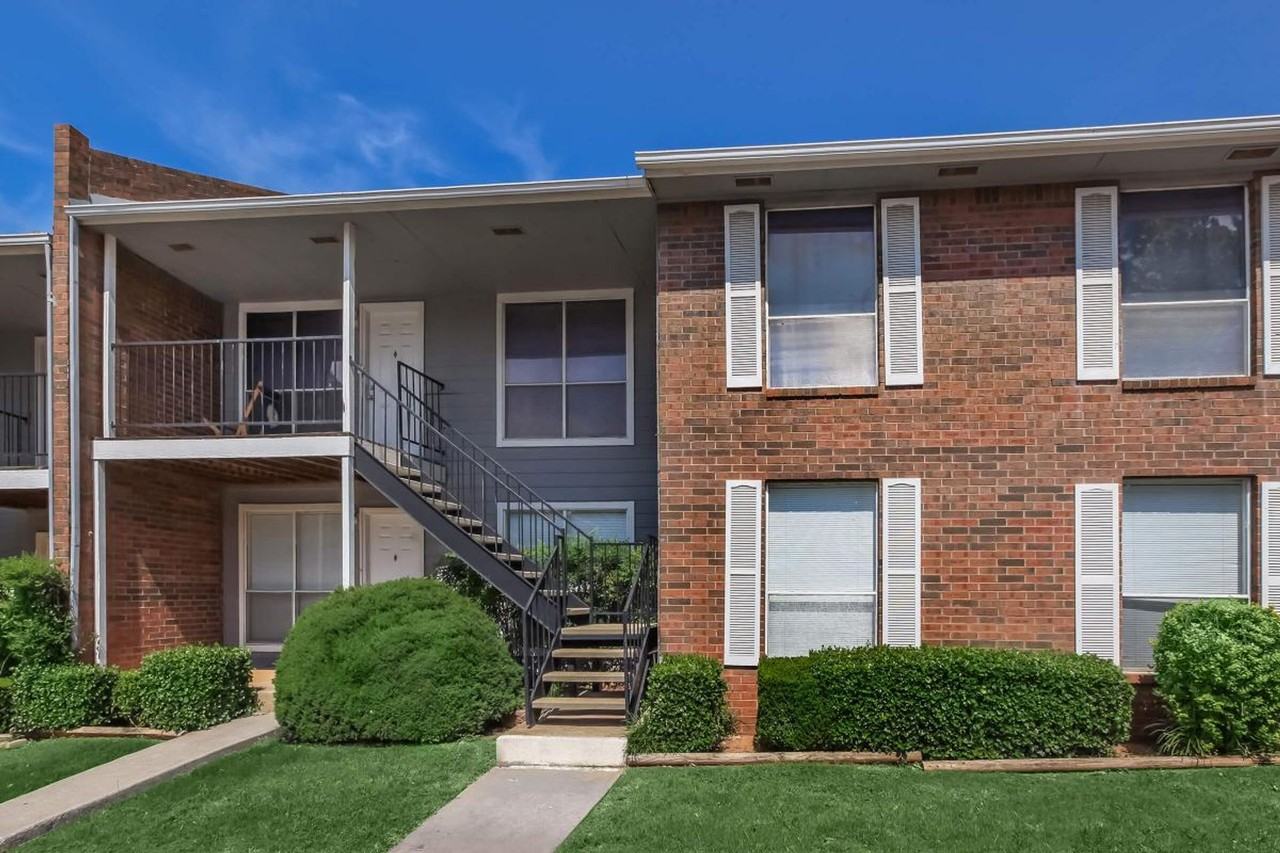 $400 FREE! PET FRIENDLY! APPLY FREE ONLINE! - Photo 4 of 8