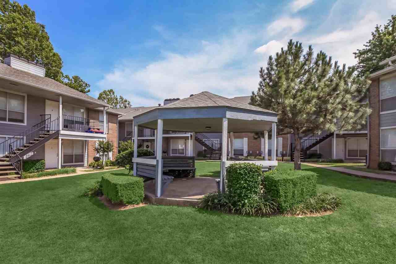 $400 FREE! PET FRIENDLY! APPLY FREE ONLINE! - Photo 5 of 8