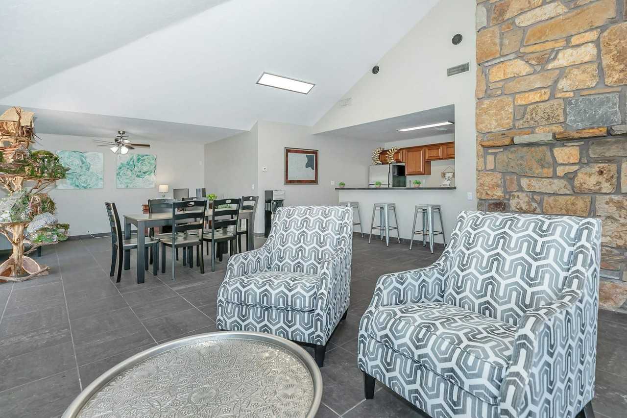 ONE MONTH FREE! APPLY FREE! VIRTUAL TOURS! - Photo 3 of 16