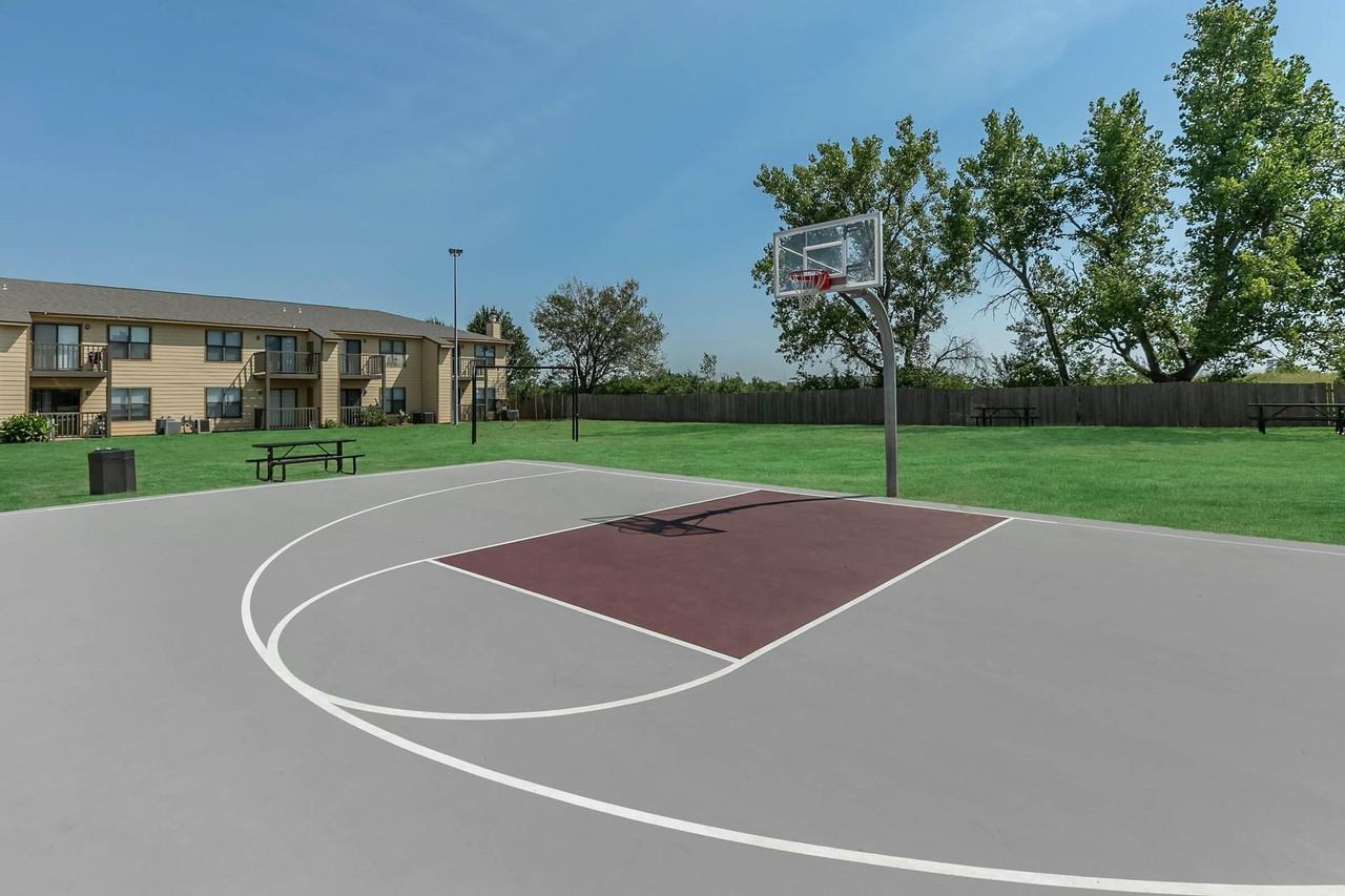 ONE MONTH FREE! APPLY FREE! VIRTUAL TOURS! - Photo 5 of 16