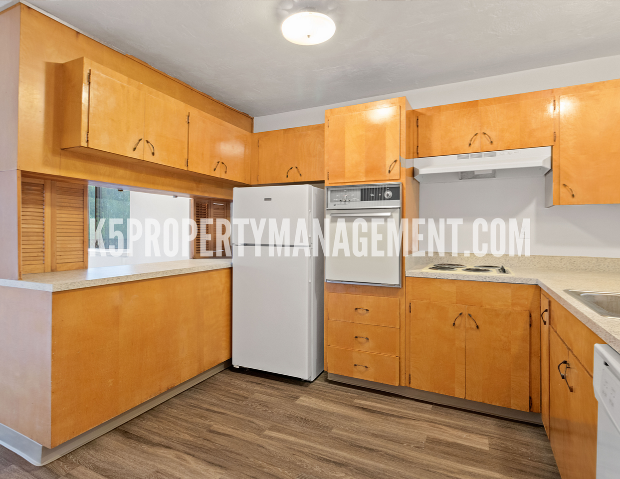 Town and Country Apartments - Photo 4 of 15