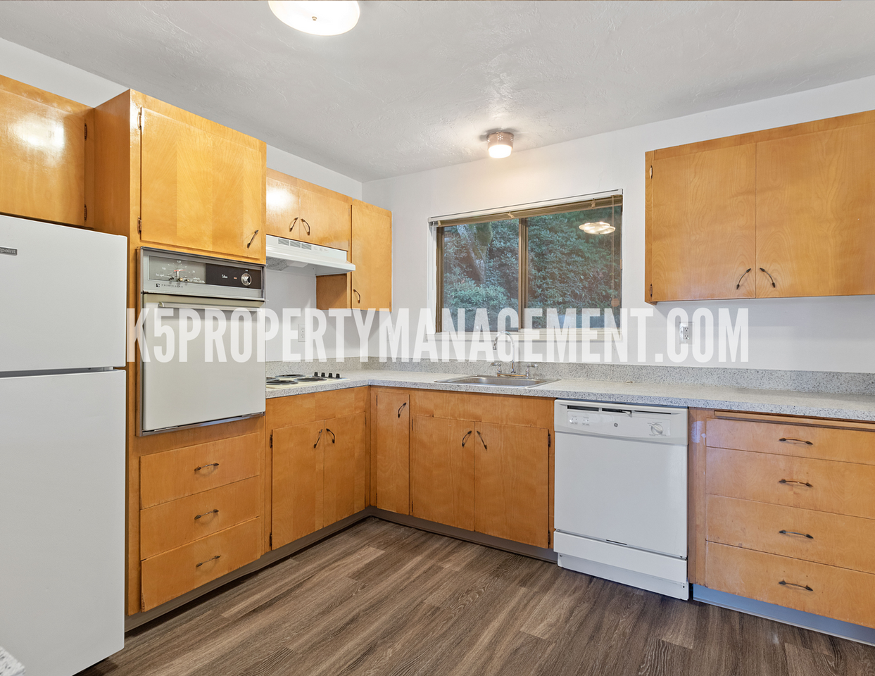 Town and Country Apartments - Photo 5 of 15