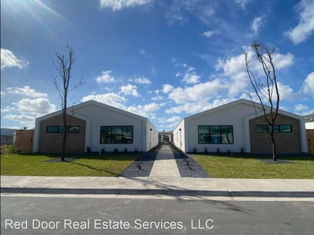 1412 E Iris Ave - Photo 2 of 16