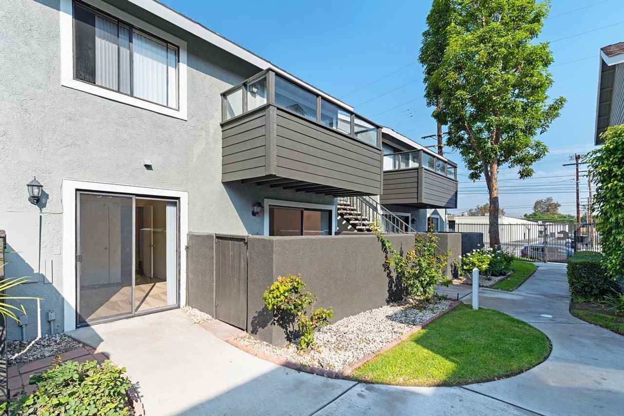 Magnolia Plaza Apartments - Photo 2 of 32