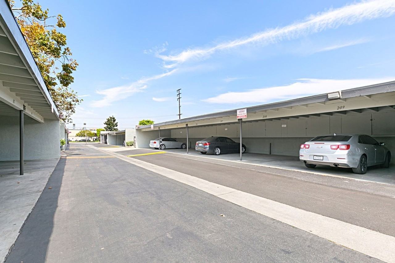 Magnolia Plaza Apartments - Photo 6 of 32