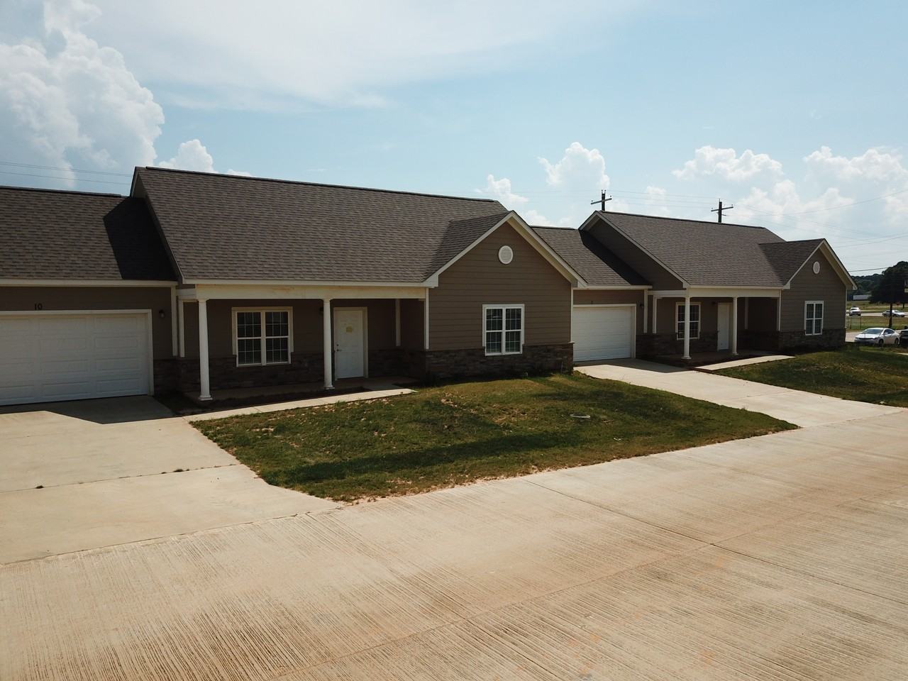 736 Old Boston Rd #1