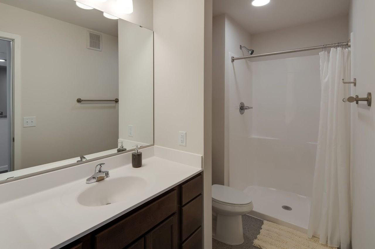 Newport Commons - Photo 4 of 14