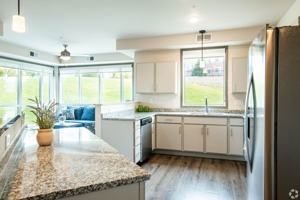 featured image of 1425 N 12th Ave