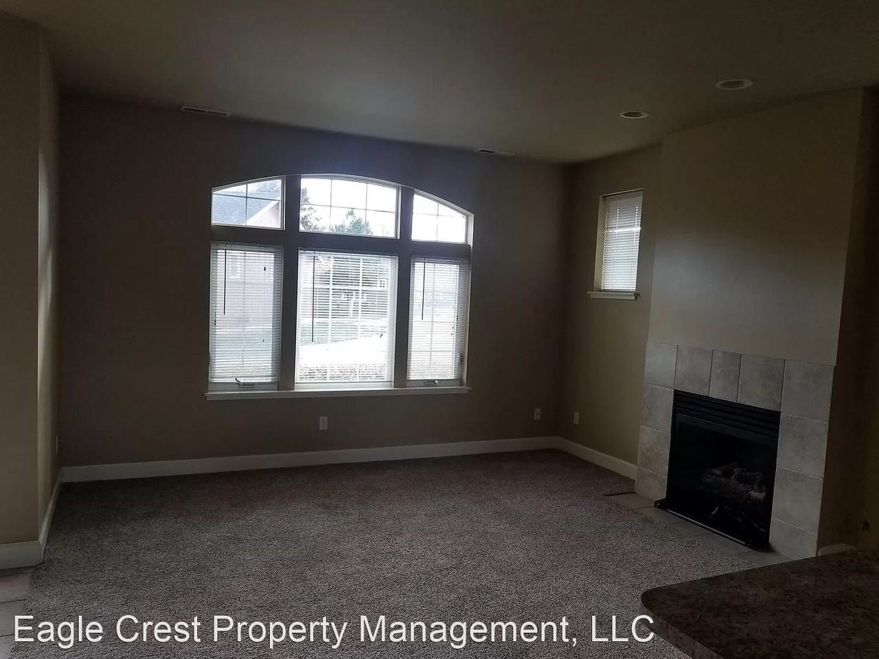 Rodeo Loop Condos - Photo 2 of 11