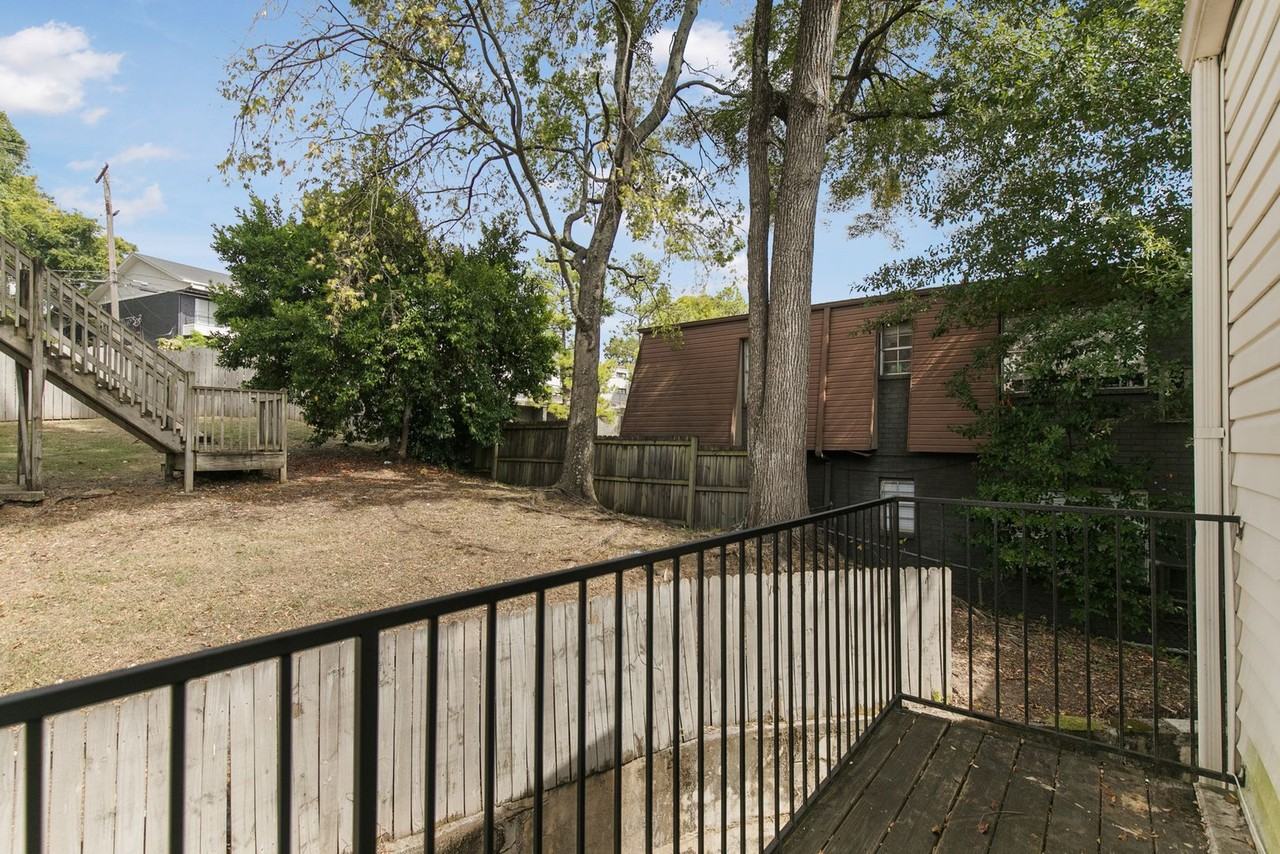 Southside Manor - Photo 4 of 18