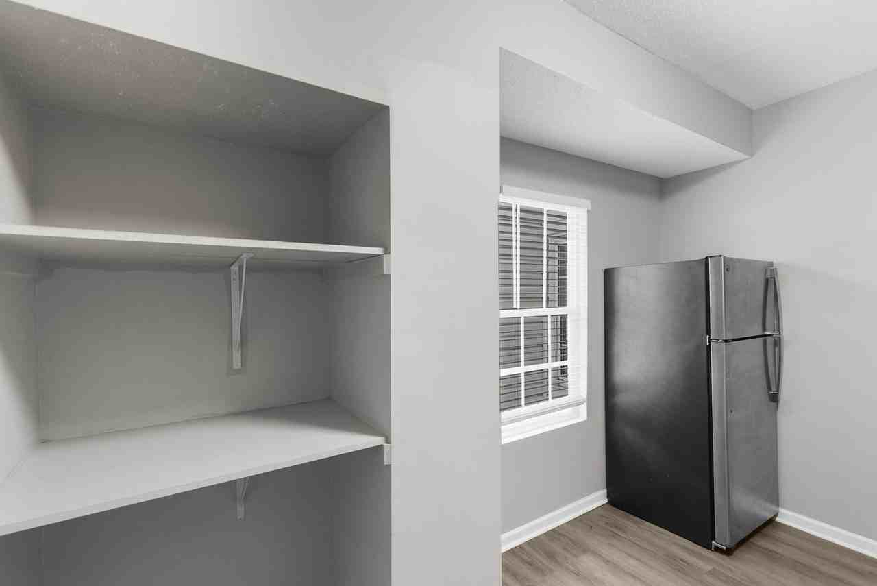 Southside Manor - Photo 7 of 18