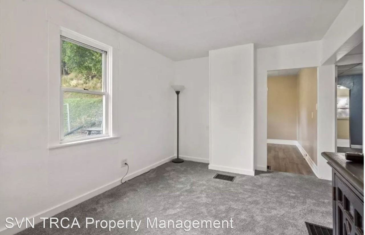 3713 Fountain St - Photo 2 of 13