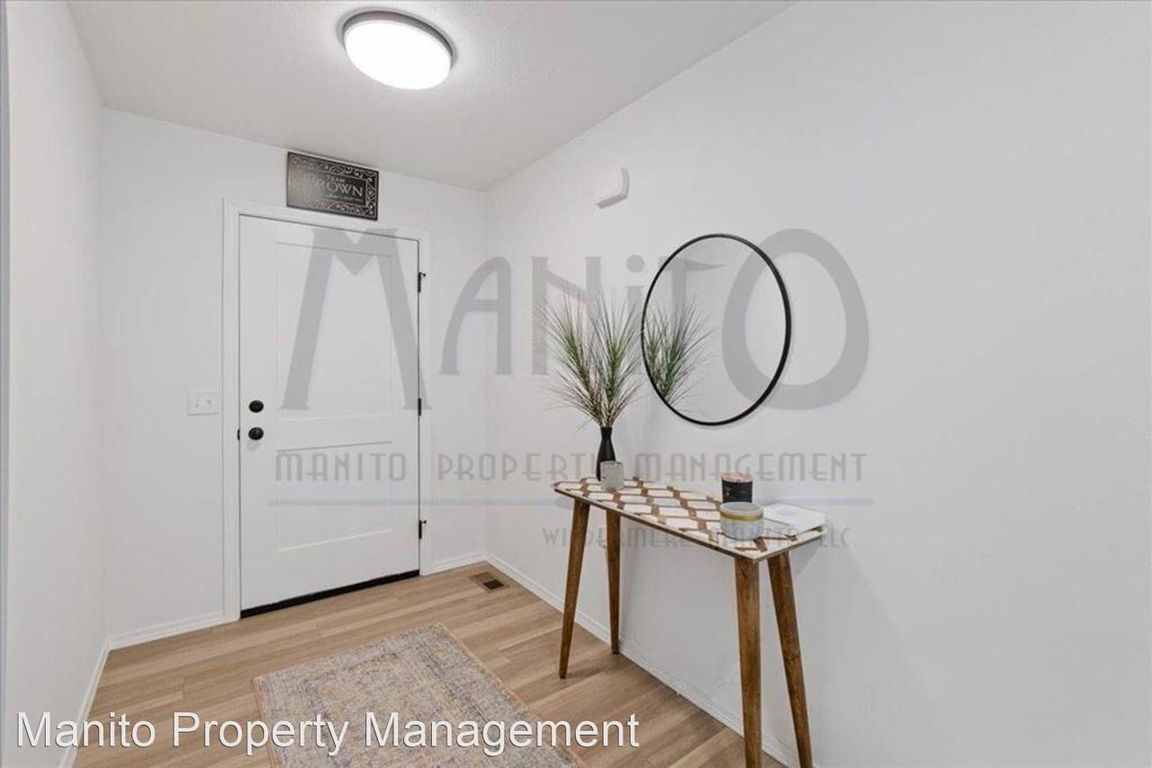 1219 S Greenacres Rd - Photo 3 of 20