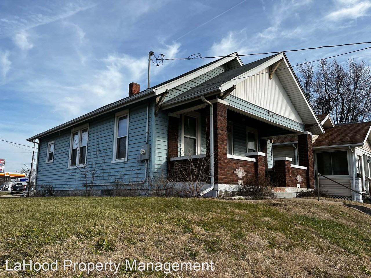207 Collier Ave - Photo 2 of 10