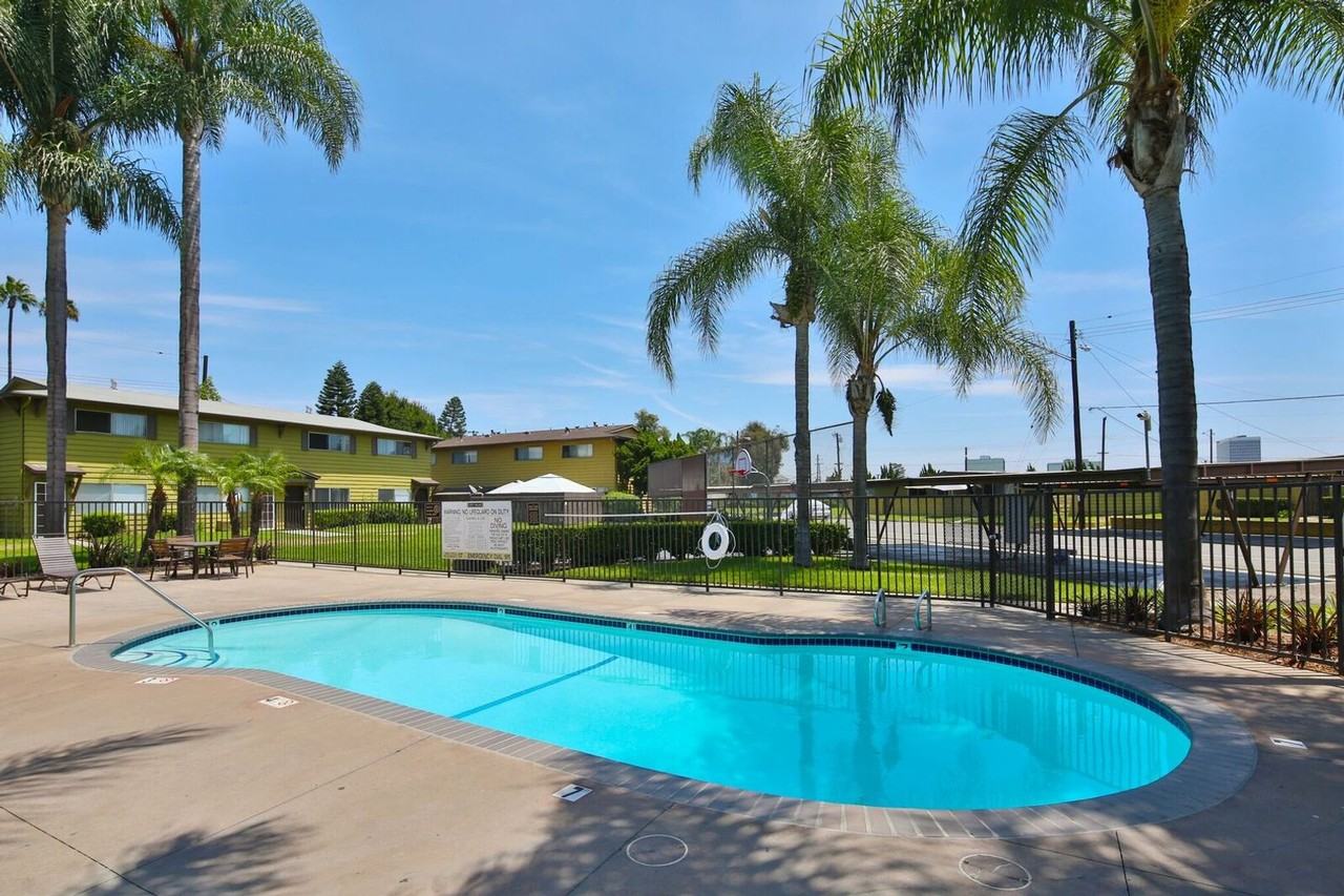 City Villas - Photo 2 of 39
